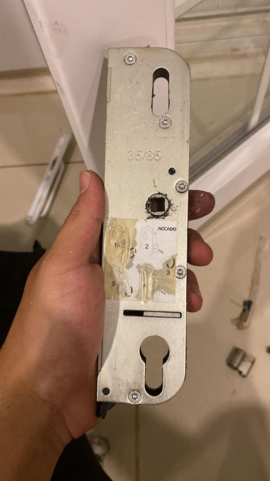 Kızıllı çilingir kapı açma servisi, Kepez anahtarcı