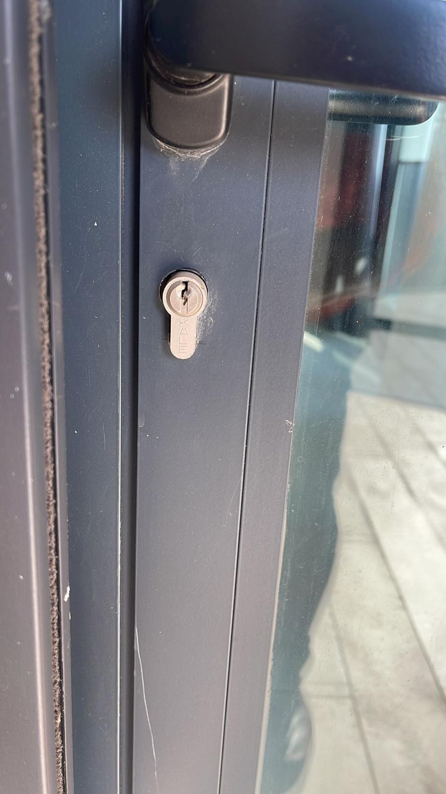 Yeniköy çilingir kapı açma servisi, Döşemealtı anahtarcı